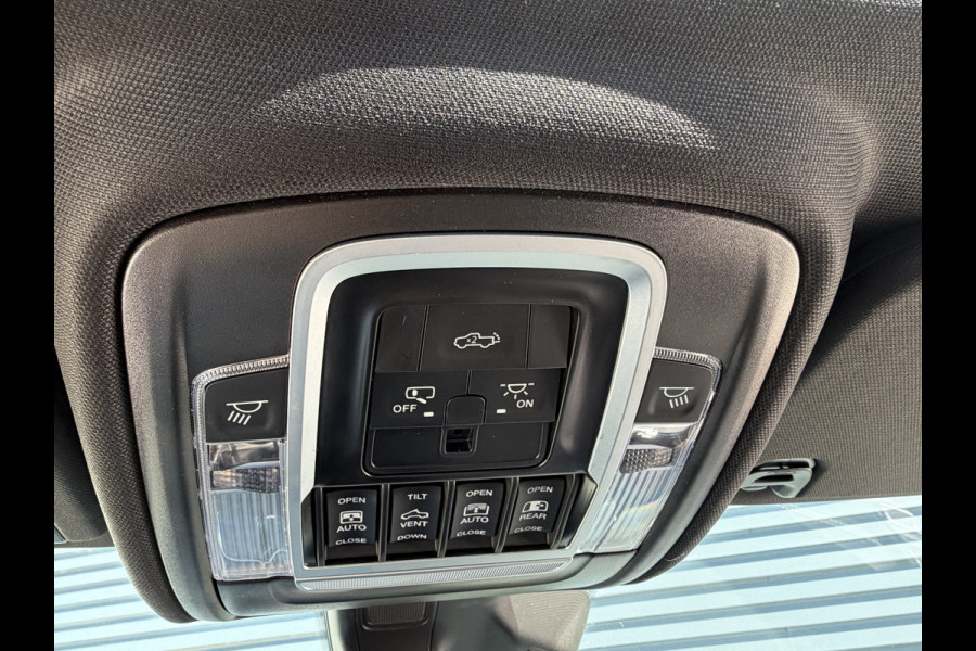 Dodge Ram 1500 LARAMIE Night SST Huricane 426 PK Panorama Dak / Co pilot screen