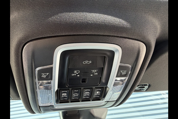 Dodge Ram 1500 LARAMIE Night SST Huricane 426 PK Panorama Dak / Co pilot screen