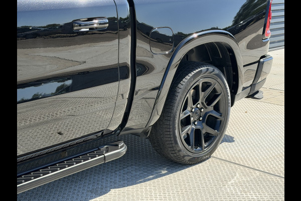 Dodge Ram 1500 LARAMIE Night SST Huricane 426 PK Panorama Dak / Co pilot screen