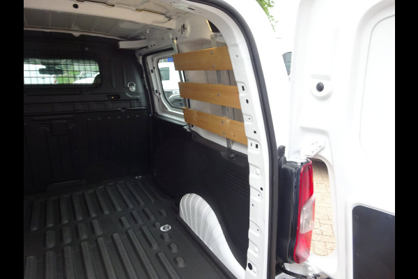 Peugeot Partner 1.2 PureTech Pro BENZINE AIRCO NAVI CRUISE CONTROL PDC SCHUIFDEUR