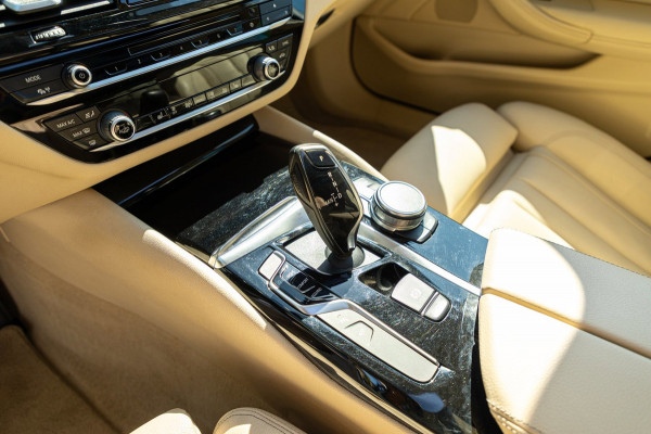 BMW 5 Serie Touring 520i High Executive I Comfort I Hud I Panoramadak I Keurige nette auto