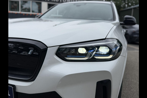 BMW iX3 M SPORT High Executive 80 kWh VAN €49.900 VOOR €45.899 | UW WK-VOORDEEL €4.001 | SOH 98% | 15000 KM UNIEKE KM STAND | FULL OPTIONS  | PANODAK | ADD. CRUISE | HEADUP | 360 CAMERA | STOEL + STUURVERWARMING | HARMAN /KARDON | RIJKLAARPRIJS MET 12 MND BOVAG GARANTIE |
