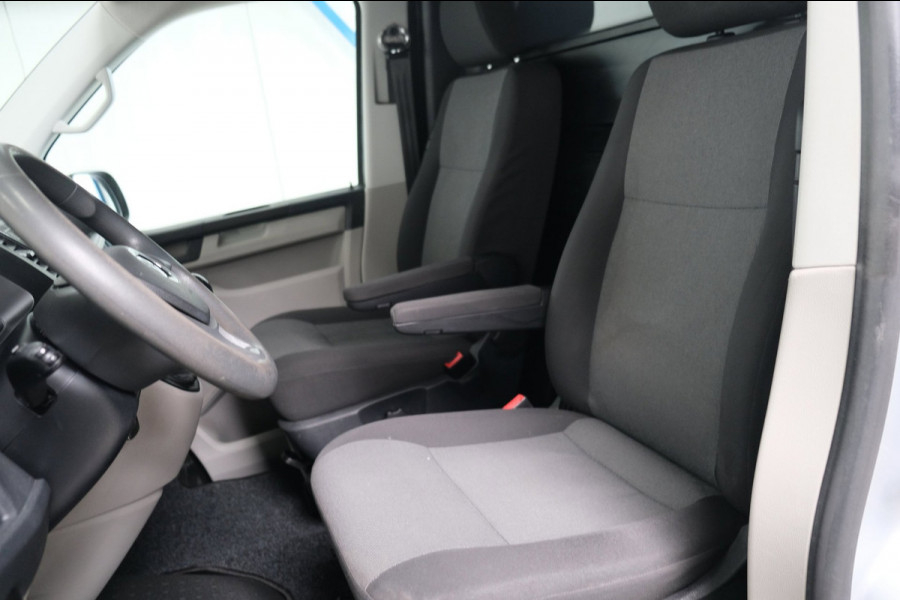 Volkswagen Transporter 2.0 TDI L2H1 Comfortline - N.A.P. Airco, Cruise, Trekhaak.