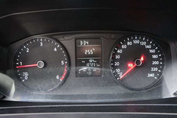 Volkswagen Transporter 2.0 TDI L2H1 Comfortline - N.A.P. Airco, Cruise, Trekhaak.