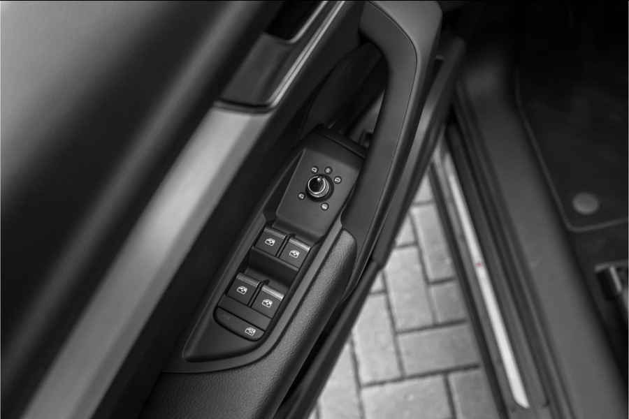 Audi Q5 Sportback 55 TFSI e S-Line Luchtvering ACC B&O Black Pack Trekhaak