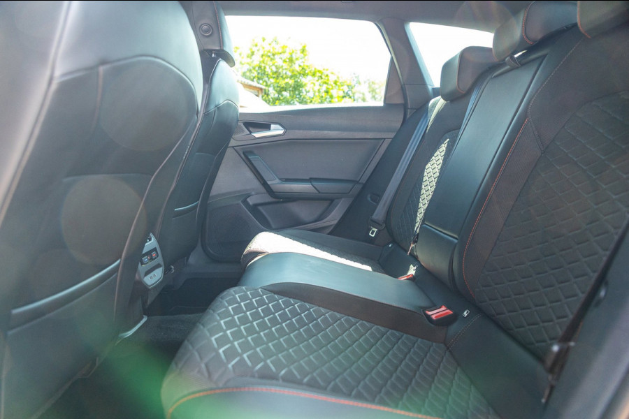 Seat Leon Sportstourer 1.5 eTSI FR Business Intense