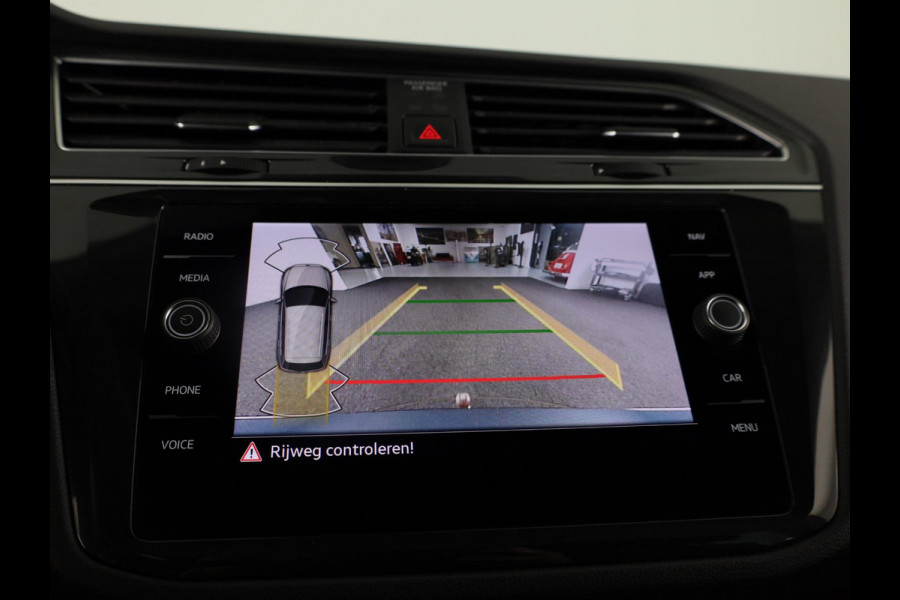 Volkswagen Tiguan 1.5 TSI Life Business 150PK | Automaat (DSG) | Navigatie | Camera | Wegklapbare trekhaak