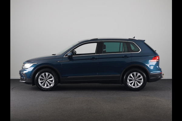 Volkswagen Tiguan 1.5 TSI Life Business 150PK | Automaat (DSG) | Navigatie | Camera | Wegklapbare trekhaak