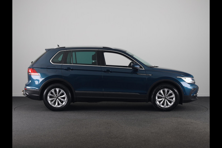 Volkswagen Tiguan 1.5 TSI Life Business 150PK | Automaat (DSG) | Navigatie | Camera | Wegklapbare trekhaak