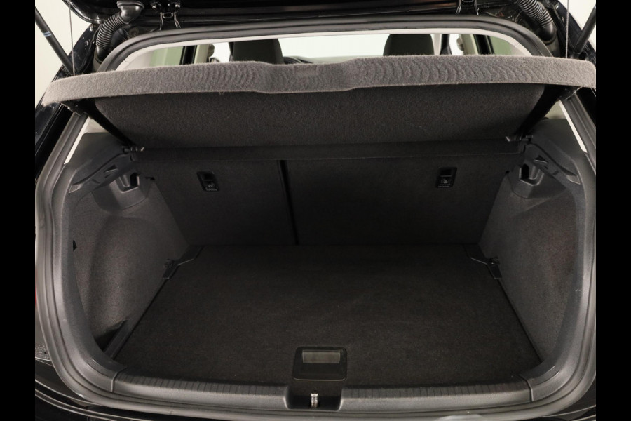 Volkswagen Polo 1.0 TSI Life 95 PK | Navigatie via app | Camera | Extra getint glas