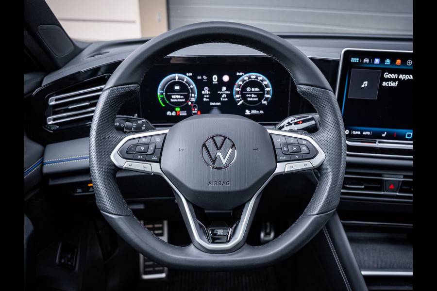Volkswagen Tiguan 1.5 eHybrid R-Line Edition - Dolphin Grey l Pano l Massage l Sfeerverl.