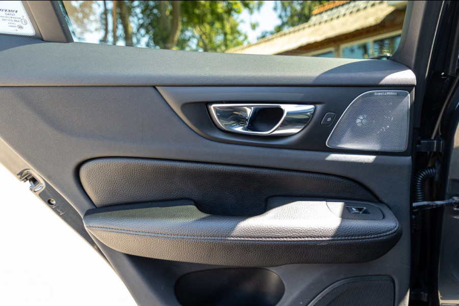 Volvo V60 2.0 T8 Twin Engine AWD I Inscription I Bowers & Wilkens I Panoramadak I Trekhaak I Pilot assist