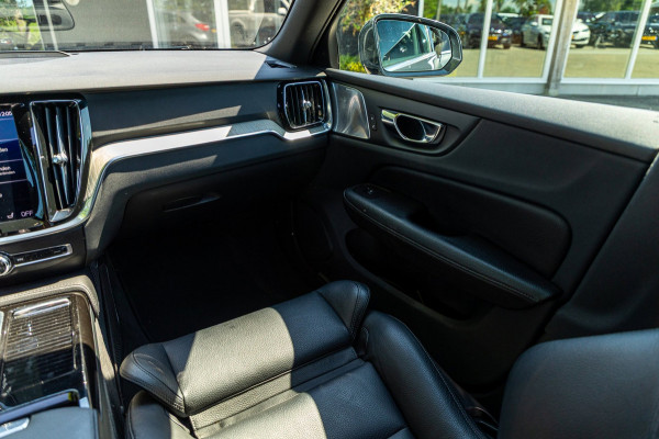 Volvo V60 2.0 T8 Twin Engine AWD I Inscription I Bowers & Wilkens I Panoramadak I Trekhaak I Pilot assist
