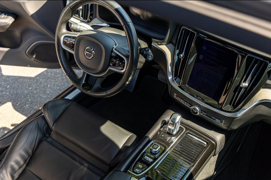Volvo V60 2.0 T8 Twin Engine AWD I Inscription I Bowers & Wilkens I Panoramadak I Trekhaak I Pilot assist