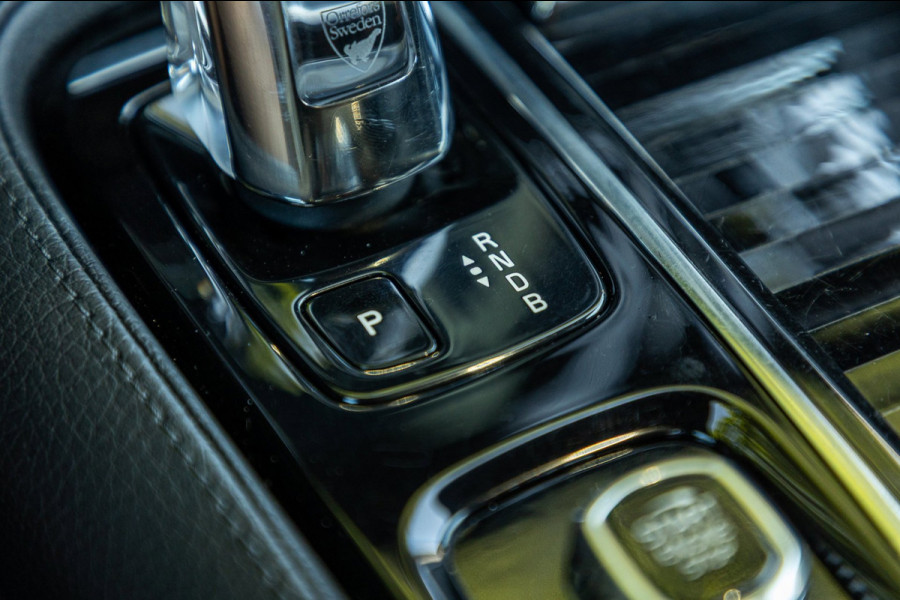 Volvo V60 2.0 T8 Twin Engine AWD I Inscription I Bowers & Wilkens I Panoramadak I Trekhaak I Pilot assist