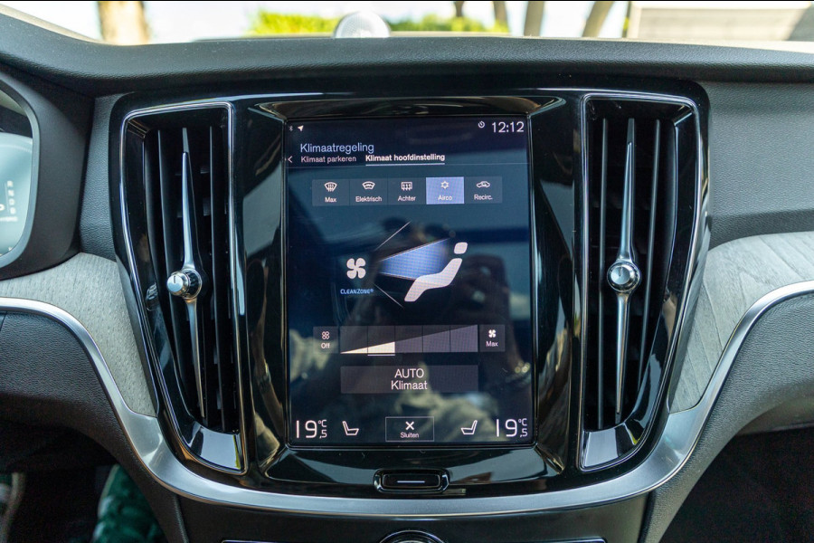 Volvo V60 2.0 T8 Twin Engine AWD I Inscription I Bowers & Wilkens I Panoramadak I Trekhaak I Pilot assist