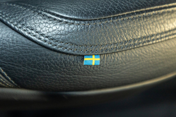 Volvo V60 2.0 T8 Twin Engine AWD I Inscription I Bowers & Wilkens I Panoramadak I Trekhaak I Pilot assist