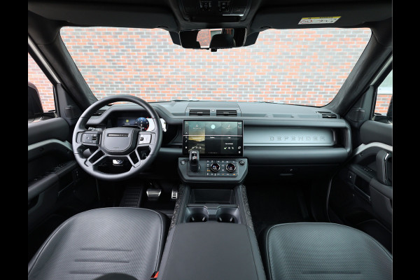 Land Rover Defender P635 OCTA | Pano - Trekhaak - Meridian