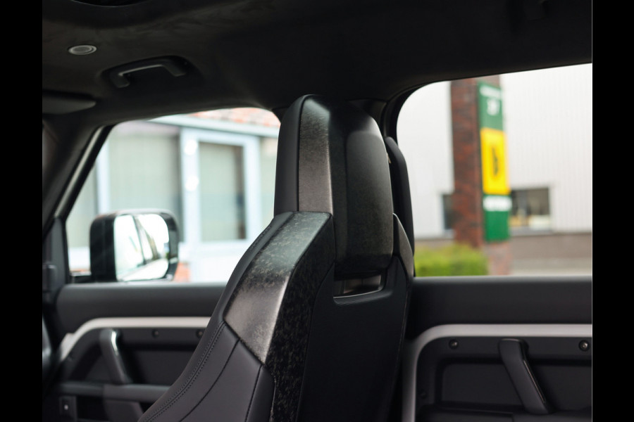 Land Rover Defender P635 OCTA | Pano - Trekhaak - Meridian
