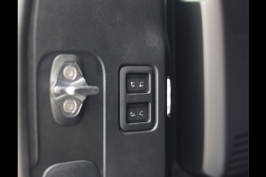 Land Rover Defender P635 OCTA | Pano - Trekhaak - Meridian