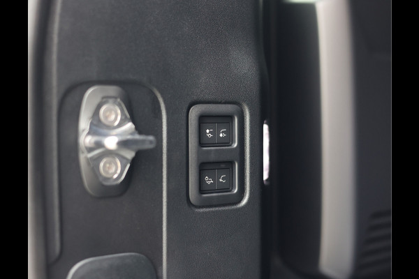 Land Rover Defender P635 OCTA | Pano - Trekhaak - Meridian