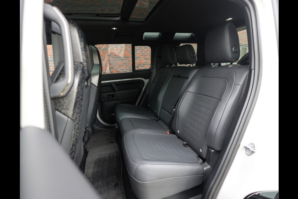 Land Rover Defender P635 OCTA | Pano - Trekhaak - Meridian