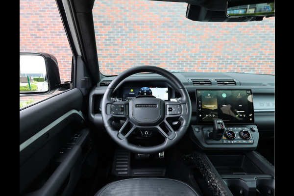 Land Rover Defender P635 OCTA | Pano - Trekhaak - Meridian