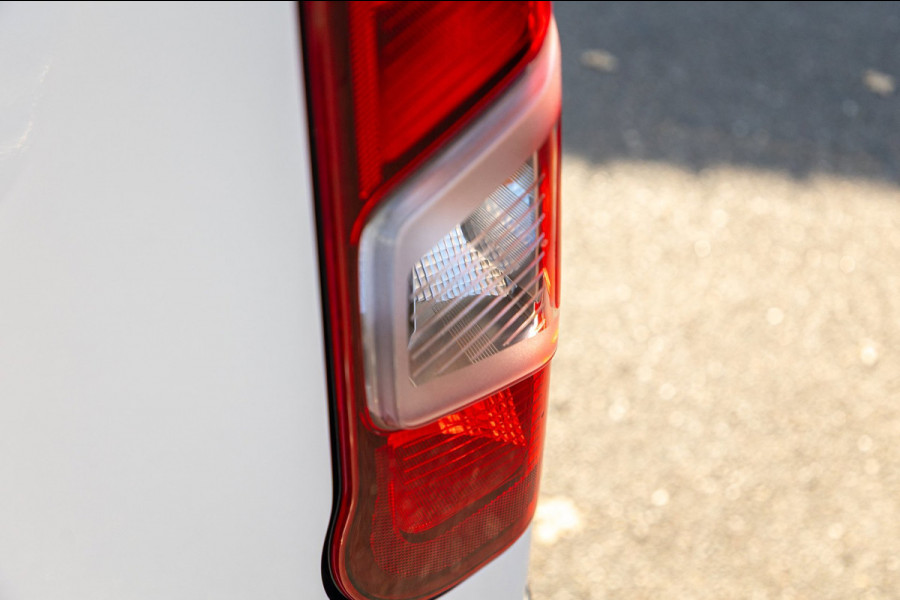 Peugeot Partner 1.2 PureTech Premium I 4 stuks op voorraad