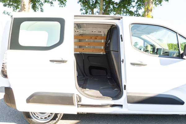 Peugeot Partner 1.2 PureTech Premium I 4 stuks op voorraad