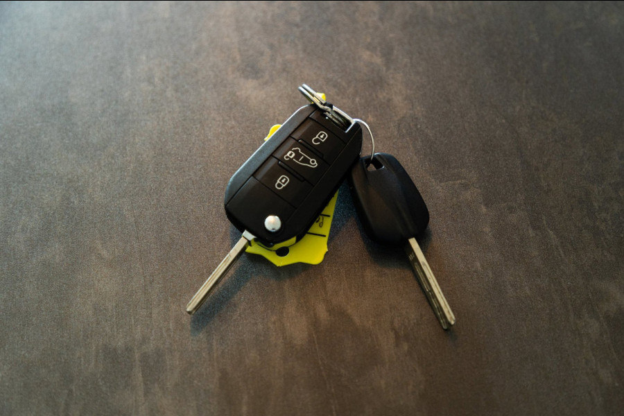 Peugeot Partner 1.2 PureTech Premium I 4 stuks op voorraad