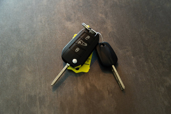 Peugeot Partner 1.2 PureTech Premium I 4 stuks op voorraad