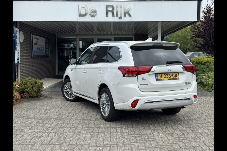 Mitsubishi Outlander 2.4 PHEV Pure | Carplay/Android, Camera, Stoelverw., Climate, Cruise | Parelmoer | Dealeronderhouden |