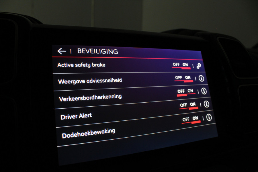 Citroën C5 Aircross 1.2 PureTech Shine > Trekhaak/Zwart dak/ACC/19inch/Goed onderhouden!