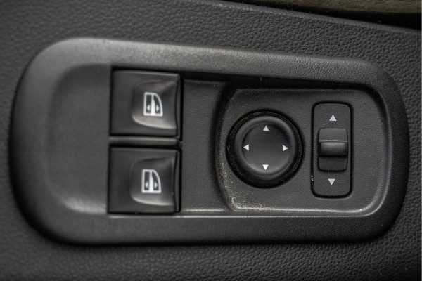 Renault Master 15.389 KM! | Bakwagen met Laadklep | 146PK | LED | Airco