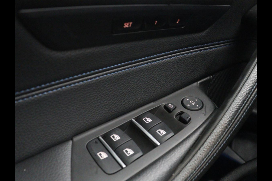 BMW 5 Serie Touring 530e xDrive M Sport | SOH 89,9% | Panoramadak | Head-Up | Full LED | Trekhaak | Carplay | Bluetooth | Navigatie | Sfeerverlichting | Stoelverwarming | Achteruitrij camera | Adaptive cruise control | Climate control