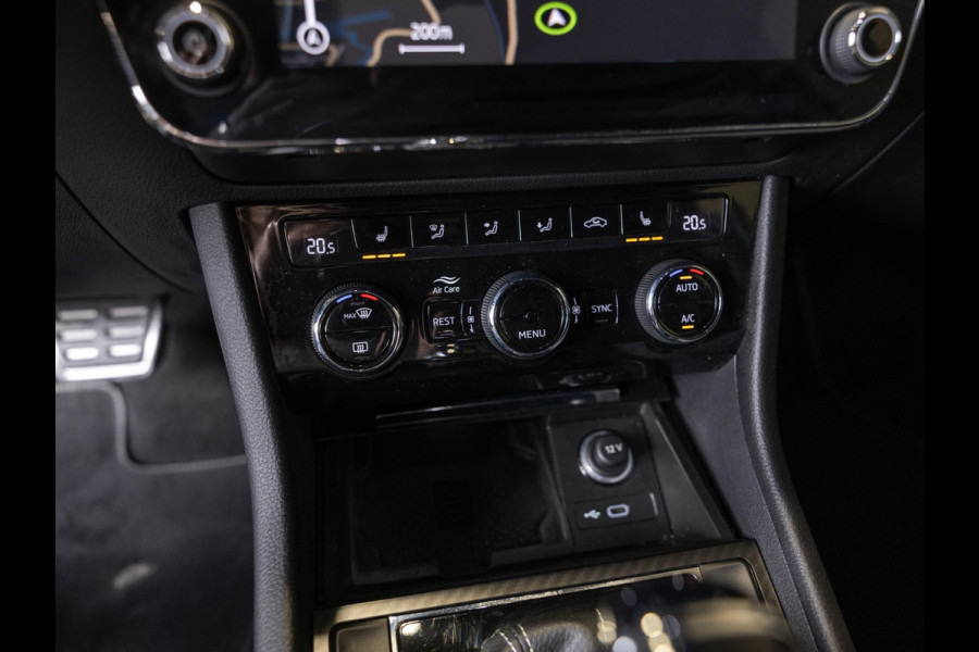 Škoda Superb Combi 1.4 TSI iV Sportline Business / 218pk / Trekhaak / Stoel en stuur verwarming /