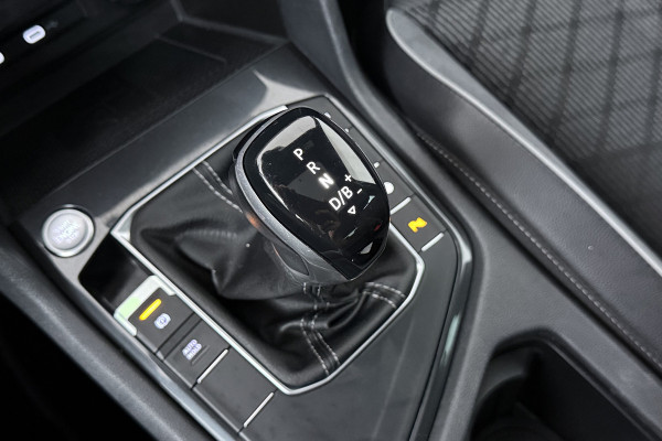 Volkswagen Tiguan 1.4 TSI eHybrid R-Line Business+ (PANORAMADAK, CAMERA, CARPLAY, ADAPTIVE CRUISE, DEALER ONDERHOUDEN)