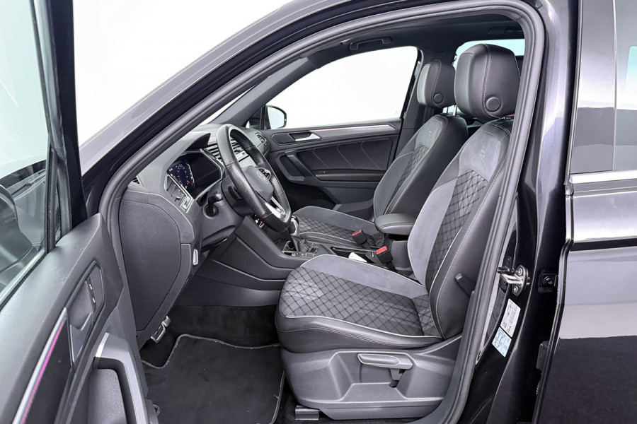 Volkswagen Tiguan 1.4 TSI eHybrid R-Line Business+ (PANORAMADAK, CAMERA, CARPLAY, ADAPTIVE CRUISE, DEALER ONDERHOUDEN)