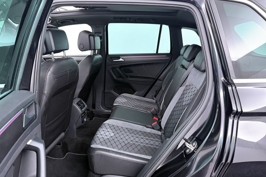Volkswagen Tiguan 1.4 TSI eHybrid R-Line Business+ (PANORAMADAK, CAMERA, CARPLAY, ADAPTIVE CRUISE, DEALER ONDERHOUDEN)
