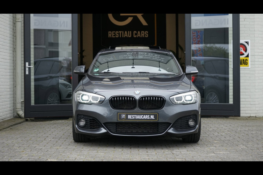 BMW 1-serie 118i M Sport Shadow Line AUTOMAAT|CRUISE|FULL LED|LEDER|NAVIGATIE|PANORAMA|STOELVERWARMING|TREKHAAK