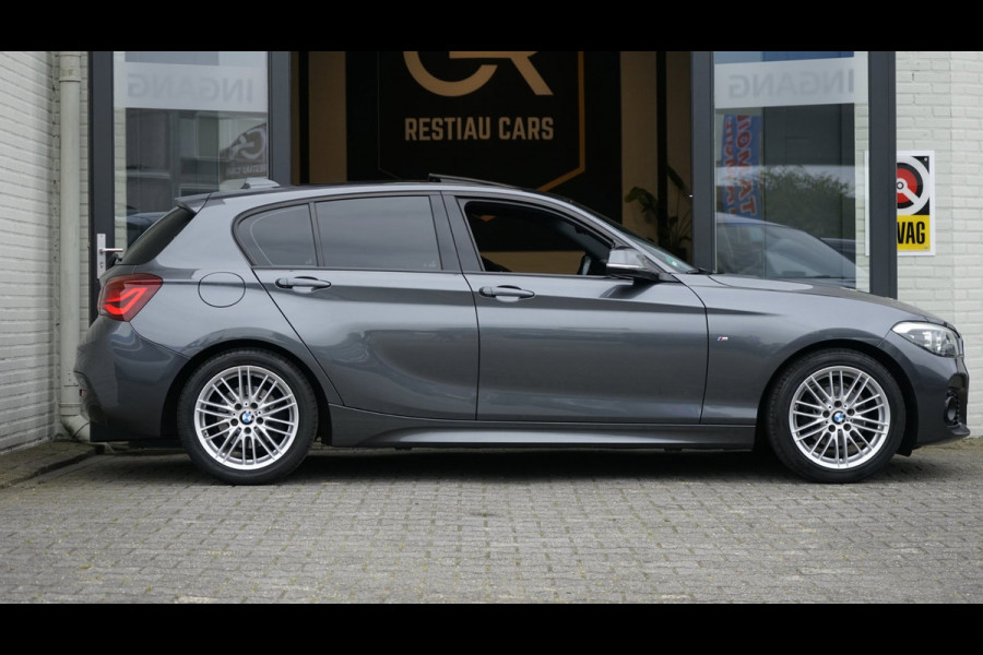 BMW 1-serie 118i M Sport Shadow Line AUTOMAAT|CRUISE|FULL LED|LEDER|NAVIGATIE|PANORAMA|STOELVERWARMING|TREKHAAK