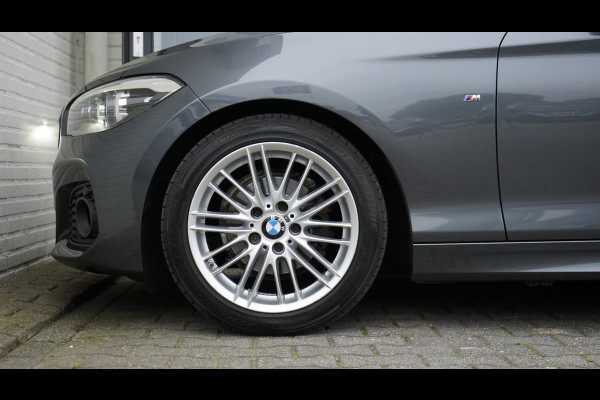 BMW 1-serie 118i M Sport Shadow Line AUTOMAAT|CRUISE|FULL LED|LEDER|NAVIGATIE|PANORAMA|STOELVERWARMING|TREKHAAK
