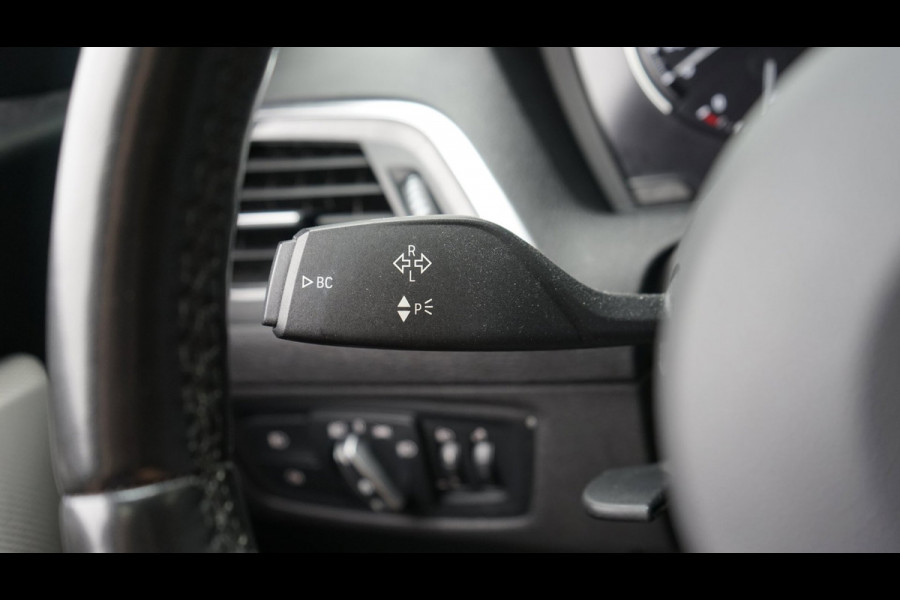 BMW 1-serie 118i M Sport Shadow Line AUTOMAAT|CRUISE|FULL LED|LEDER|NAVIGATIE|PANORAMA|STOELVERWARMING|TREKHAAK