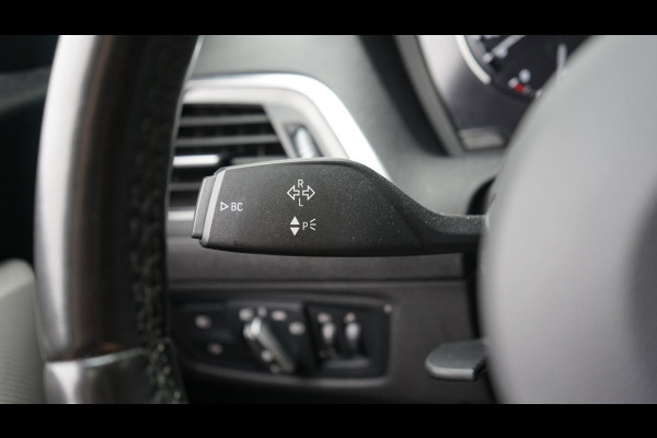BMW 1-serie 118i M Sport Shadow Line AUTOMAAT|CRUISE|FULL LED|LEDER|NAVIGATIE|PANORAMA|STOELVERWARMING|TREKHAAK
