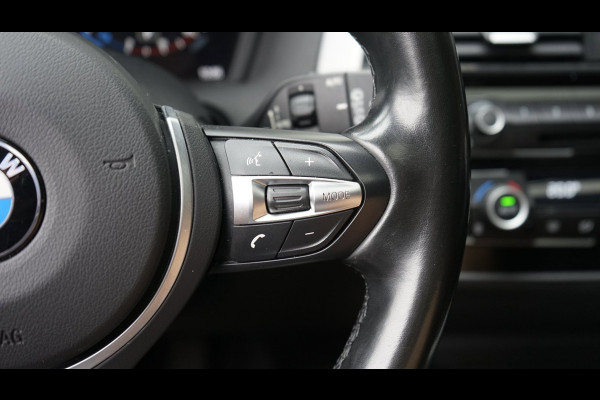 BMW 1-serie 118i M Sport Shadow Line AUTOMAAT|CRUISE|FULL LED|LEDER|NAVIGATIE|PANORAMA|STOELVERWARMING|TREKHAAK