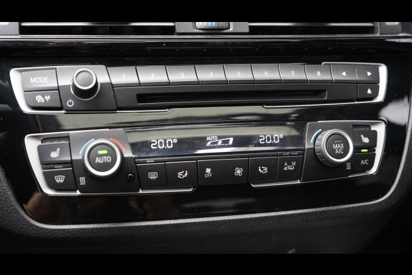 BMW 1-serie 118i M Sport Shadow Line AUTOMAAT|CRUISE|FULL LED|LEDER|NAVIGATIE|PANORAMA|STOELVERWARMING|TREKHAAK