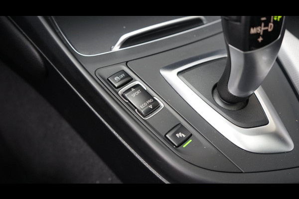 BMW 1-serie 118i M Sport Shadow Line AUTOMAAT|CRUISE|FULL LED|LEDER|NAVIGATIE|PANORAMA|STOELVERWARMING|TREKHAAK