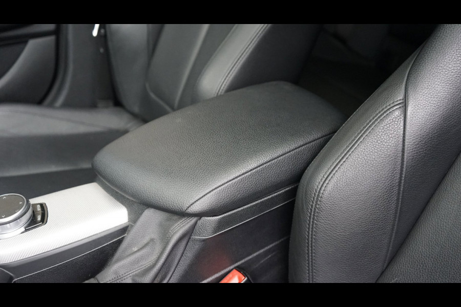BMW 1-serie 118i M Sport Shadow Line AUTOMAAT|CRUISE|FULL LED|LEDER|NAVIGATIE|PANORAMA|STOELVERWARMING|TREKHAAK