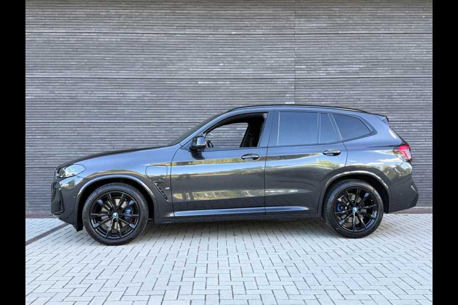 BMW X3 XDrive30e M Sport Pro 300pk PHEV SOH 99% Trekhaak| Pano | Memory | HUD | H&K | 20Inch