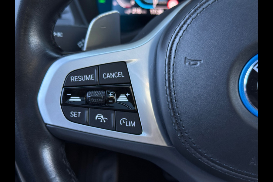 BMW X3 XDrive30e M Sport Pro 300pk PHEV SOH 99% Trekhaak| Pano | Memory | HUD | H&K | 20Inch